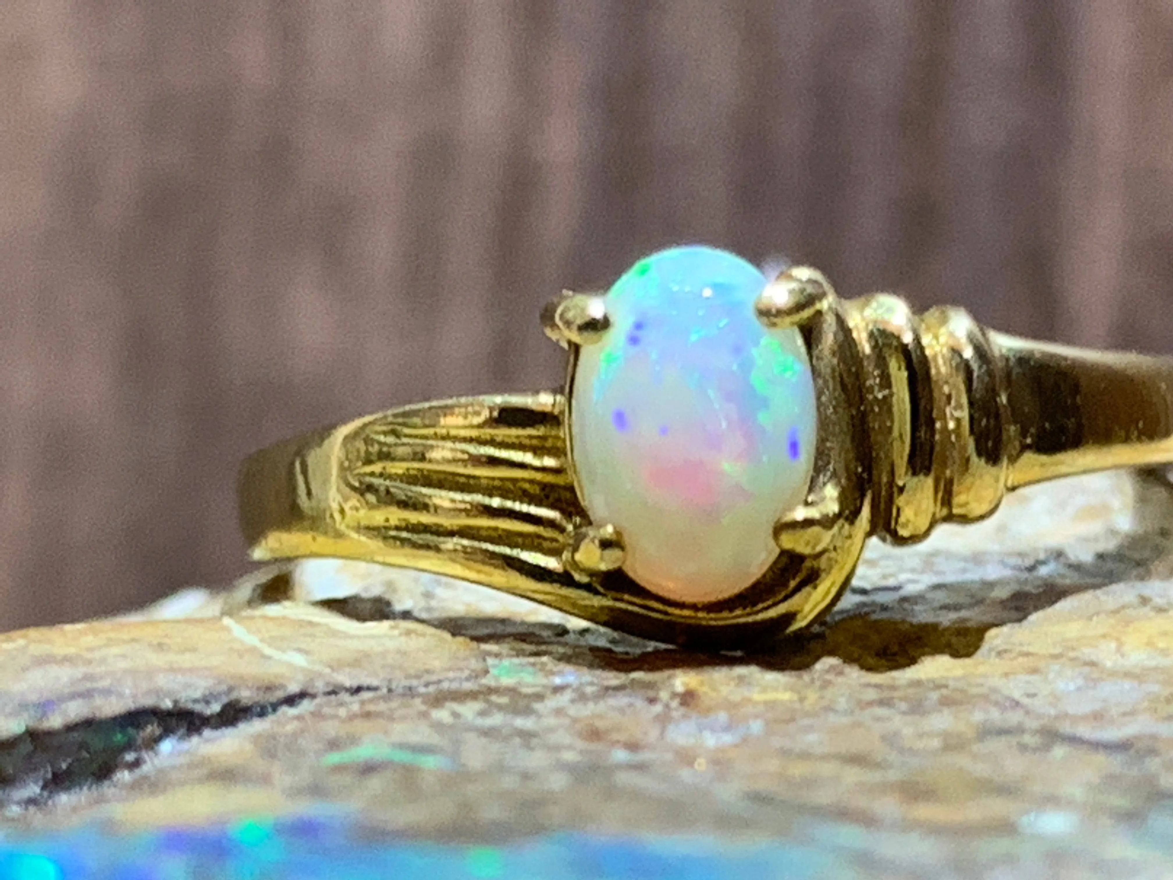 18kt Yellow Gold fancy solitaire ring