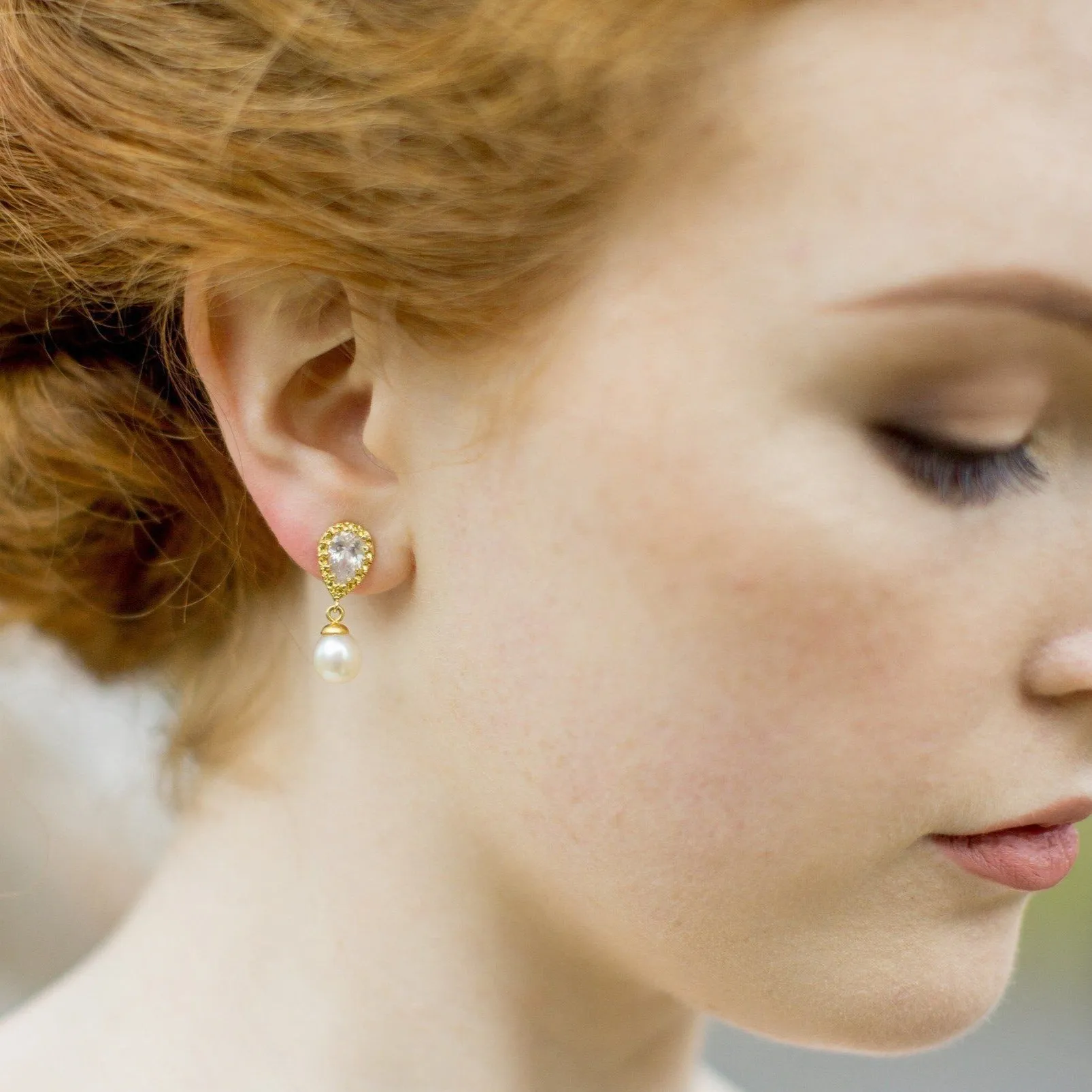 Alisha, Clip-on Teardrop Pearl Gold Earrings