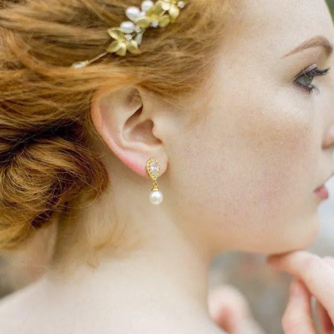 Alisha, Clip-on Teardrop Pearl Gold Earrings