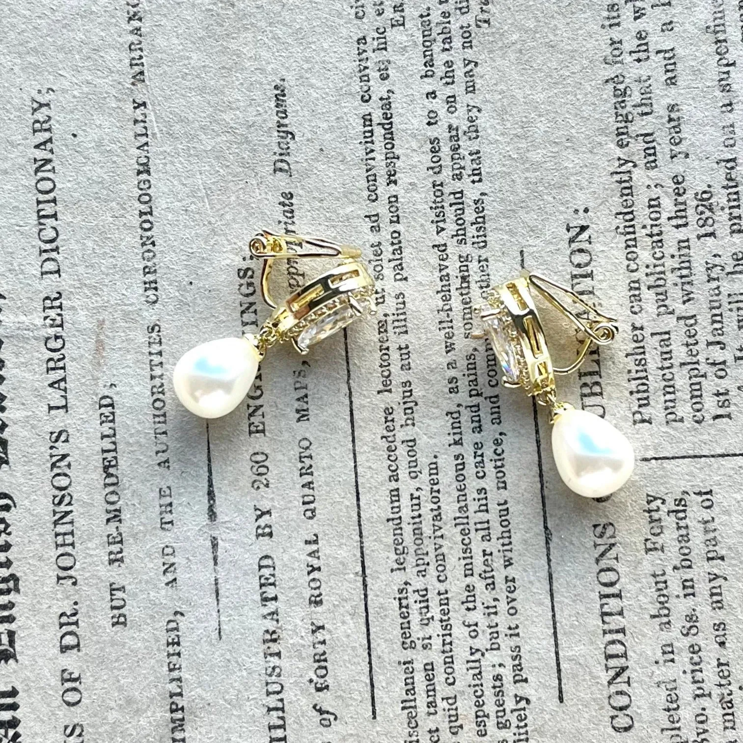Alisha, Clip-on Teardrop Pearl Gold Earrings