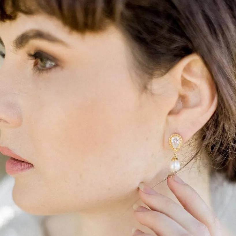 Alisha, Teardrop Pearl Gold Earrings
