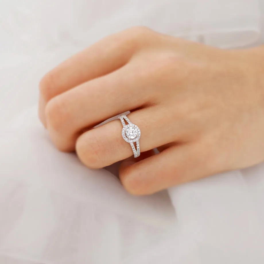 AMELIA - Ready to Ship 1.00ct Round Moissanite & Diamond 950 Platinum Halo