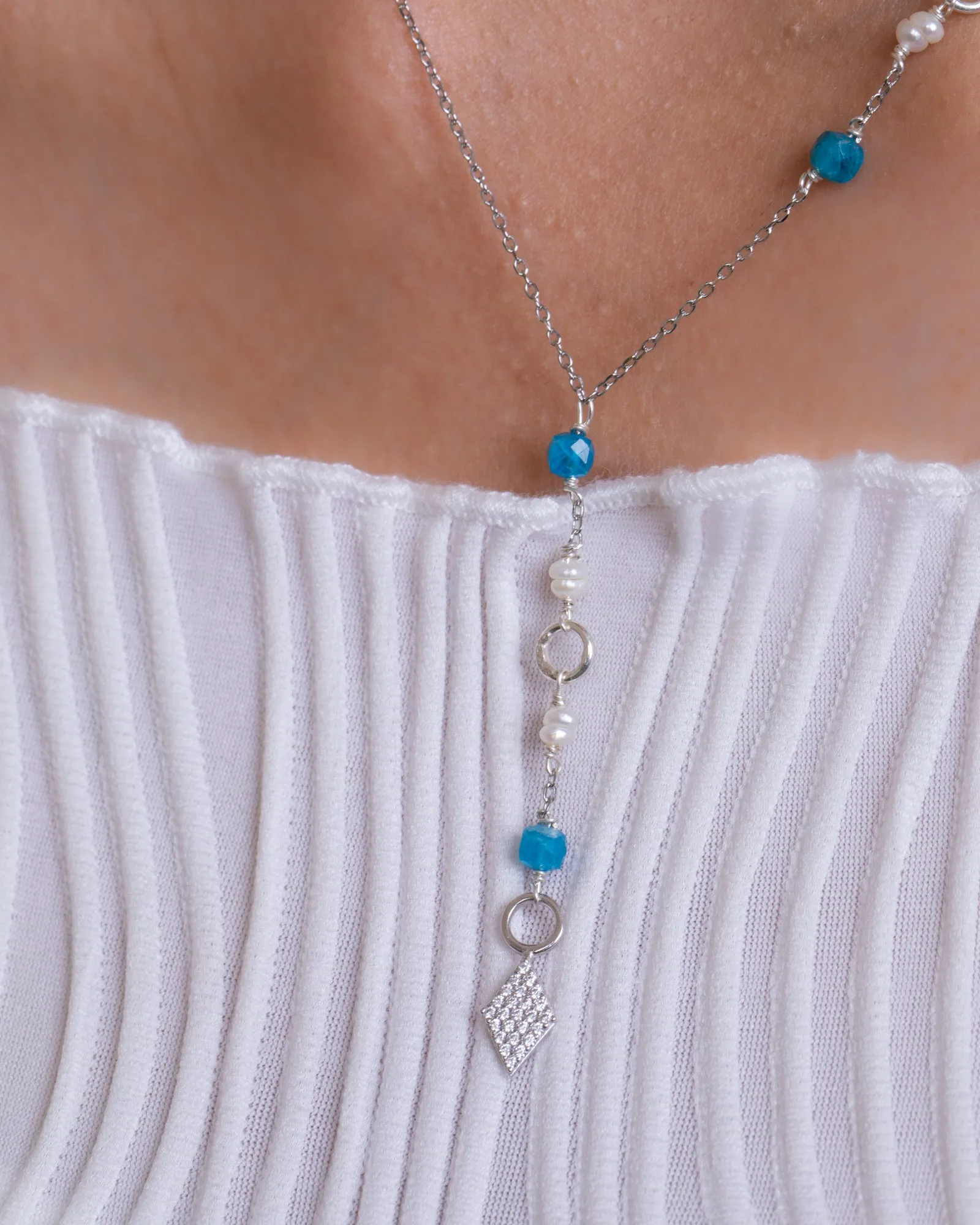 Apatite and pearl stones N