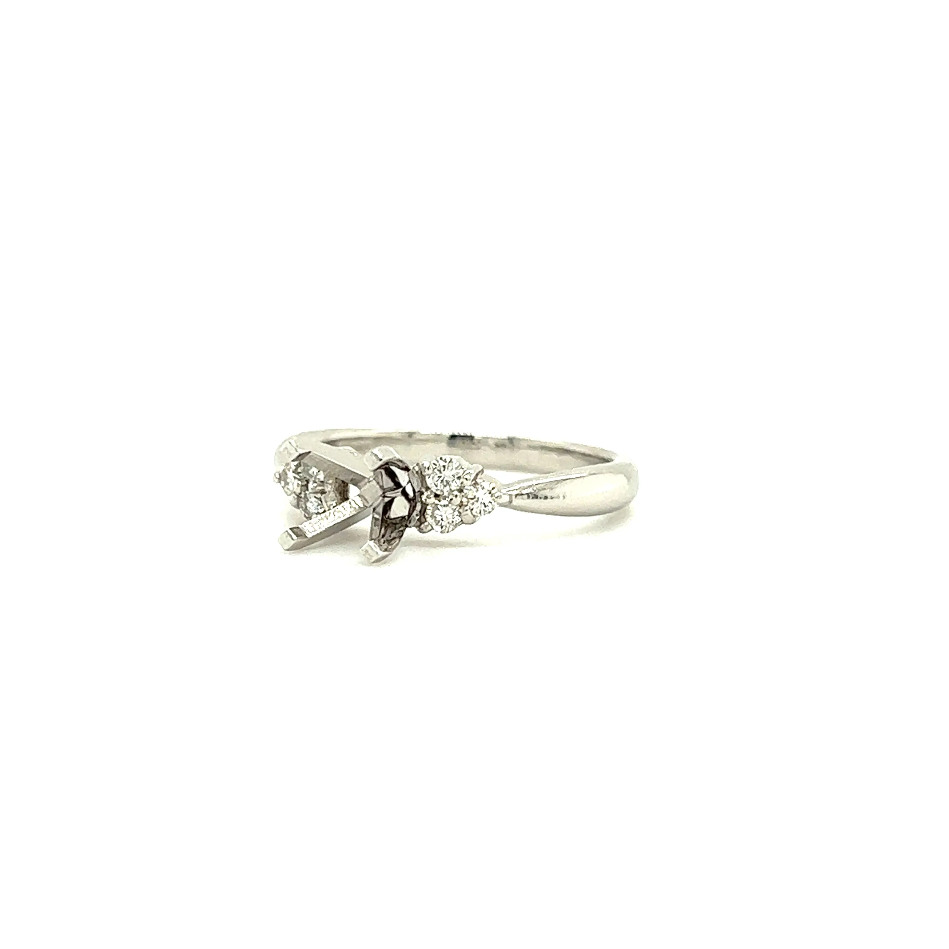 Cluster Diamond Ring Setting with 0.18ctw of Diamonds in Platinum