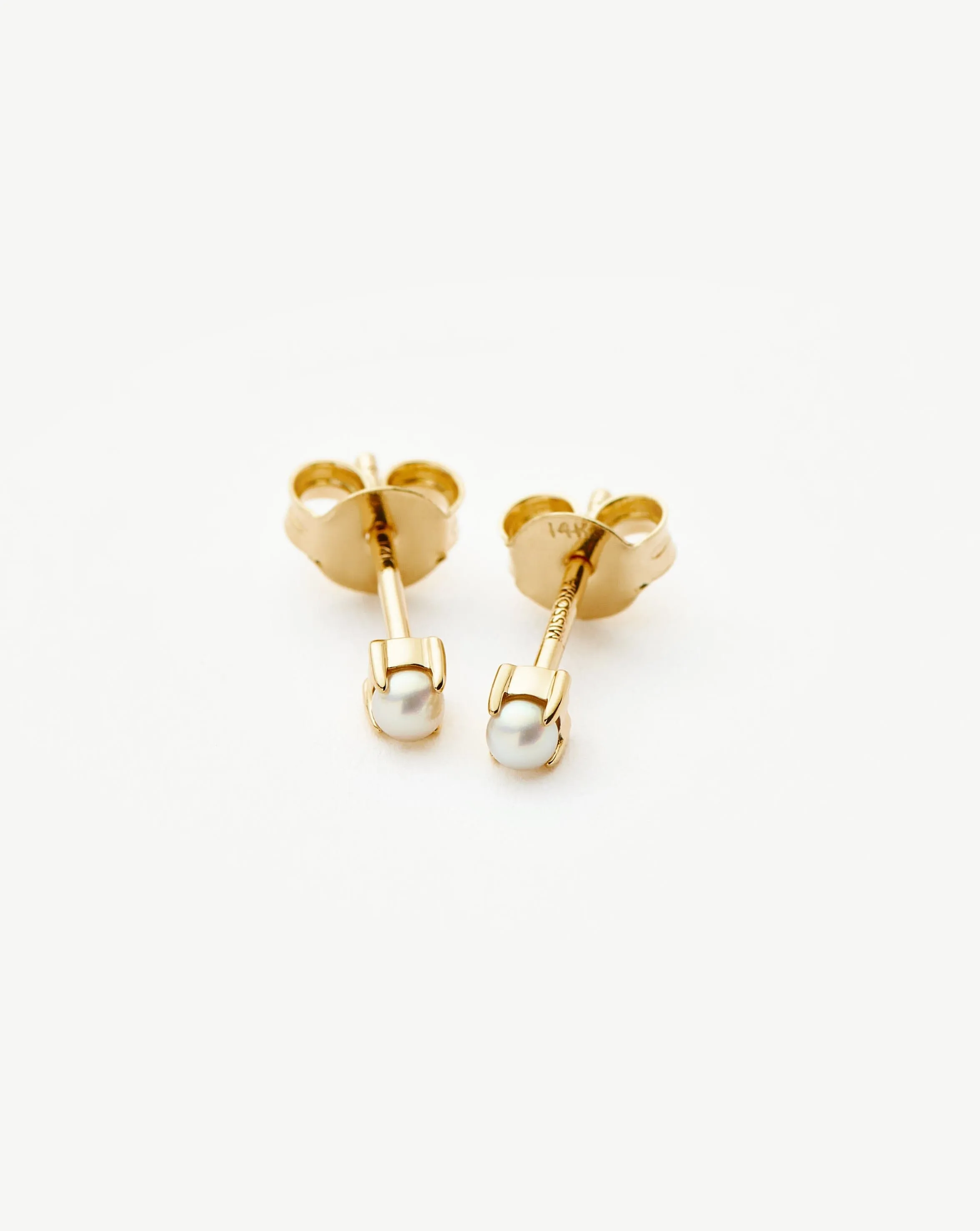 Fine Pearl Stud Earrings | 14ct Solid Gold/Pearl