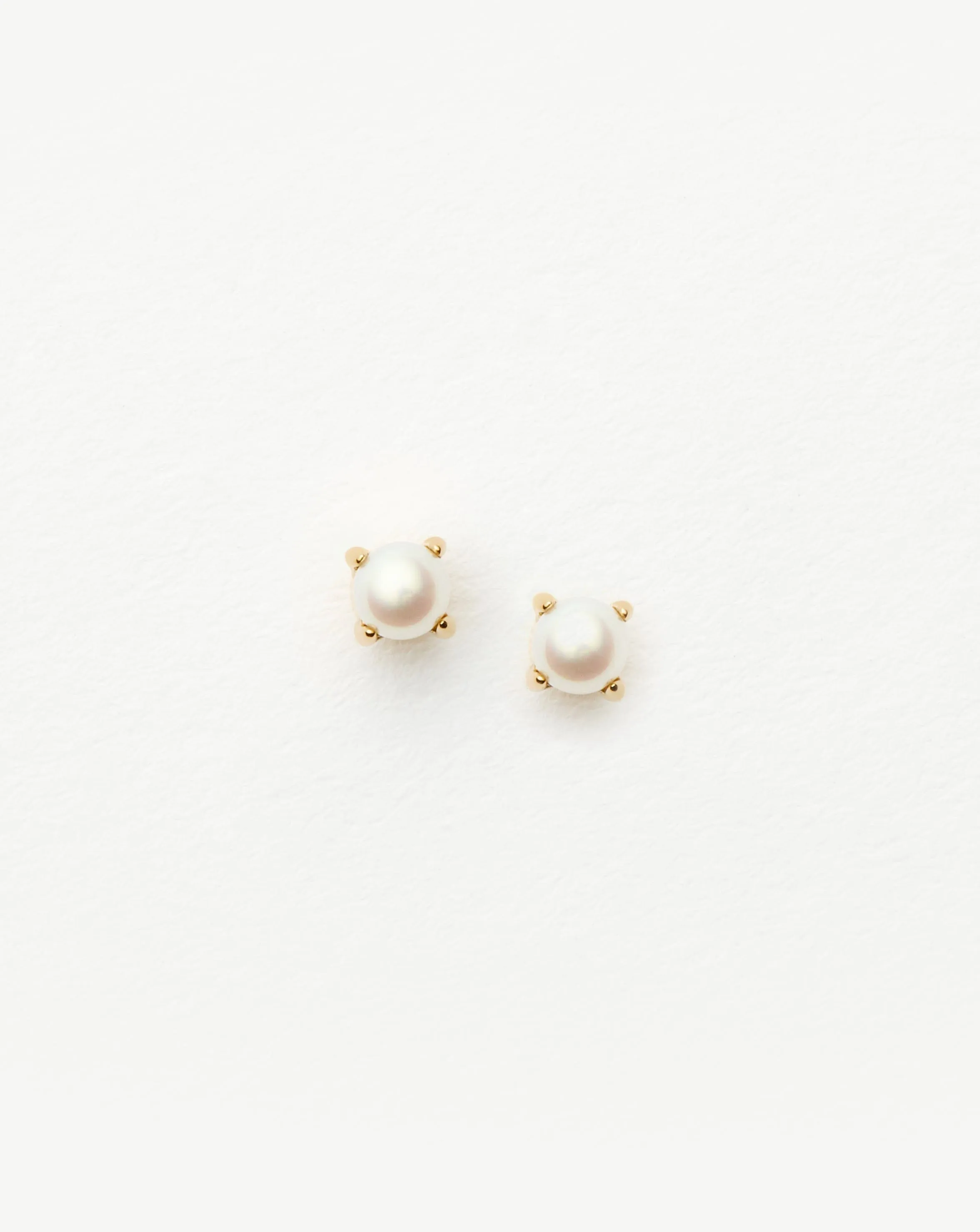 Fine Pearl Stud Earrings | 14ct Solid Gold/Pearl