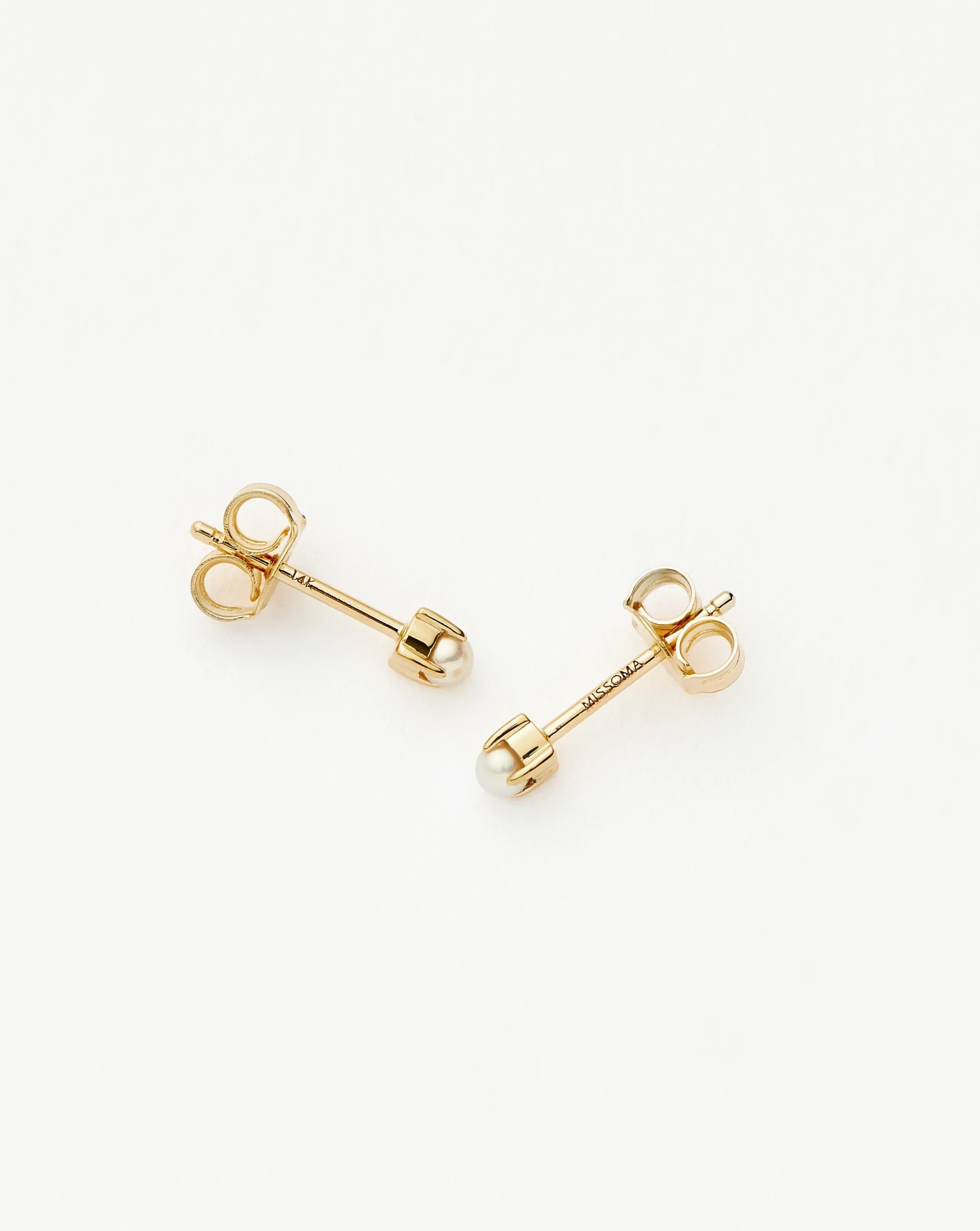 Fine Pearl Stud Earrings | 14ct Solid Gold/Pearl