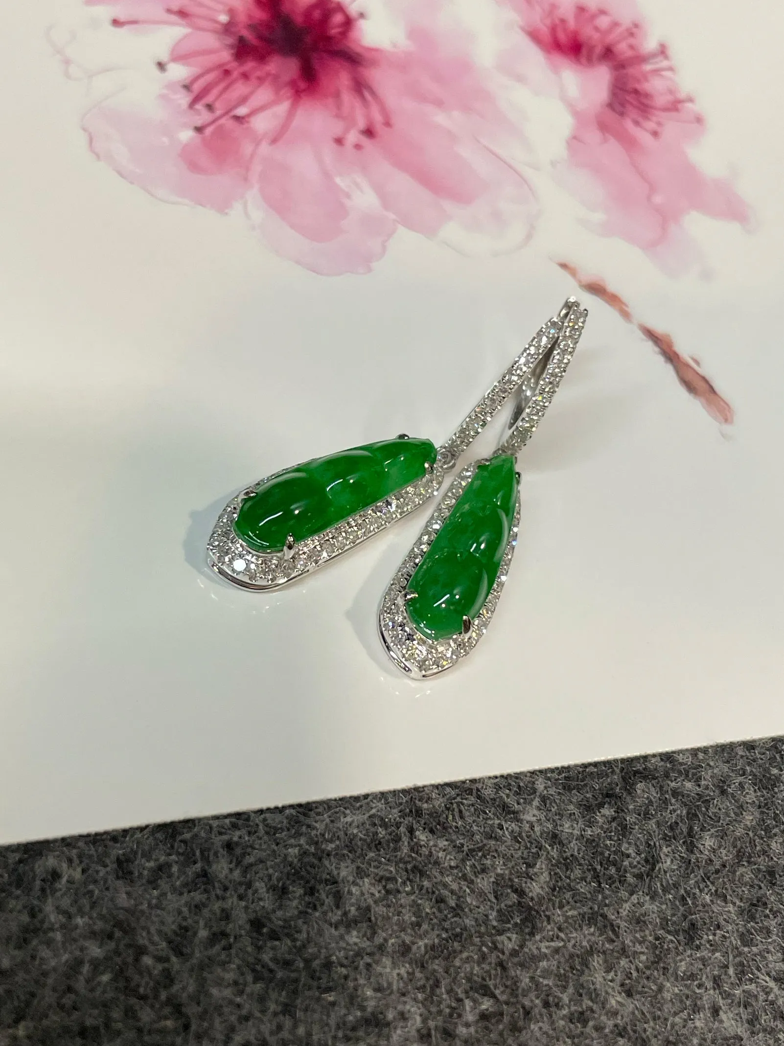 Green Jade Earrings - Peapod Carvings (NJE100)