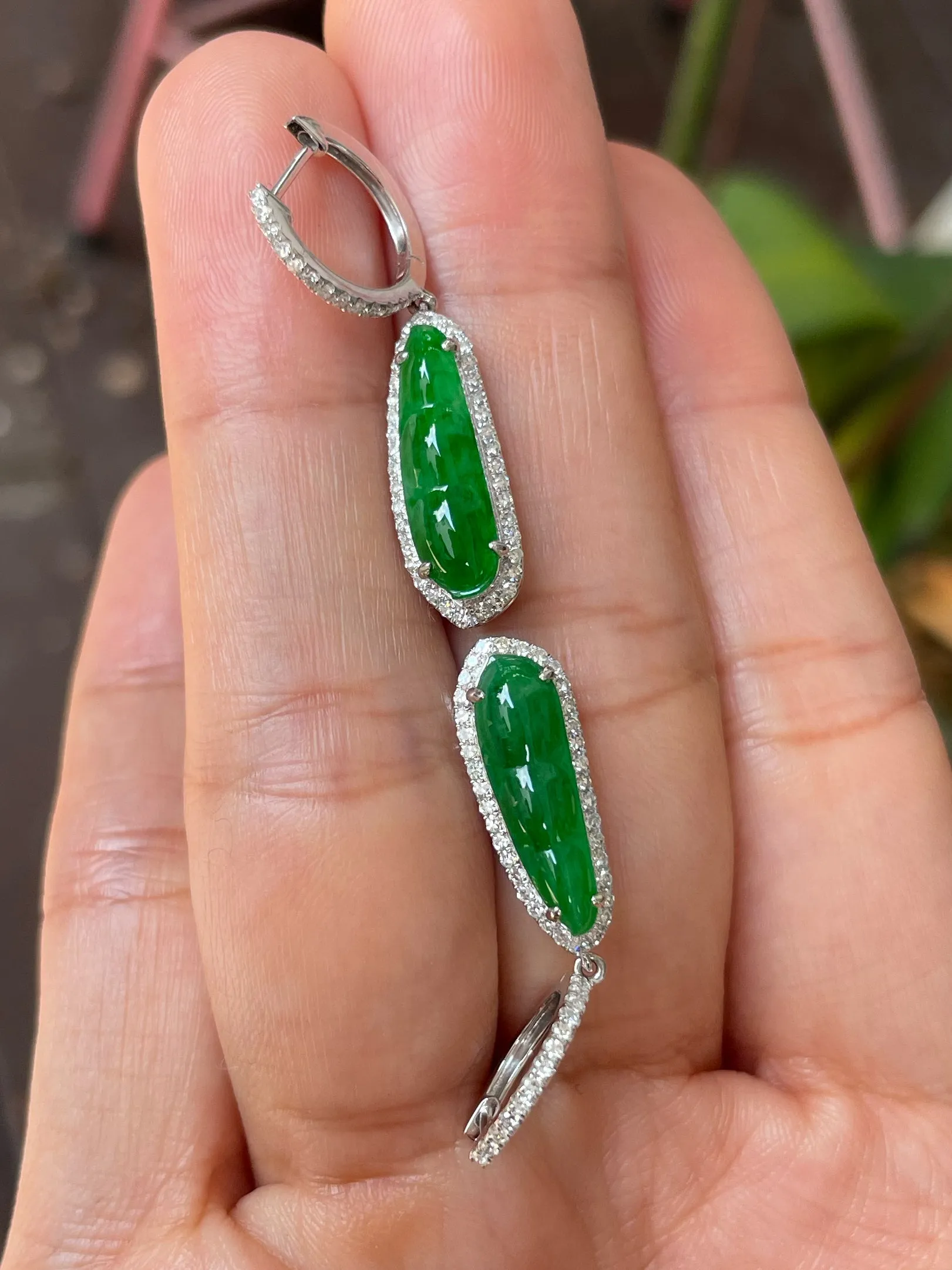 Green Jade Earrings - Peapod Carvings (NJE100)