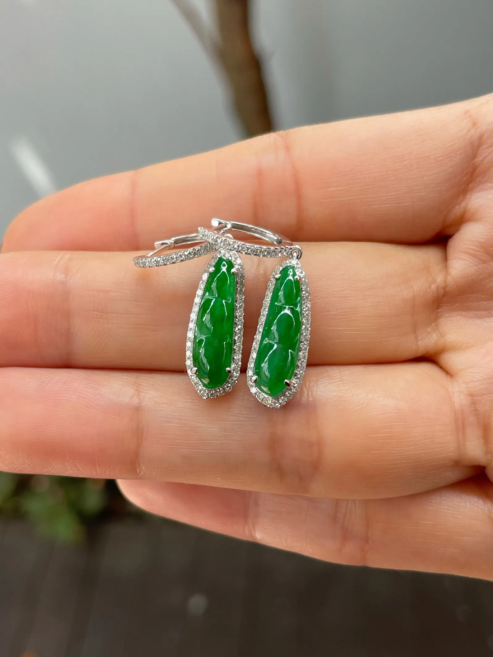 Green Jade Earrings - Peapod Carvings (NJE100)