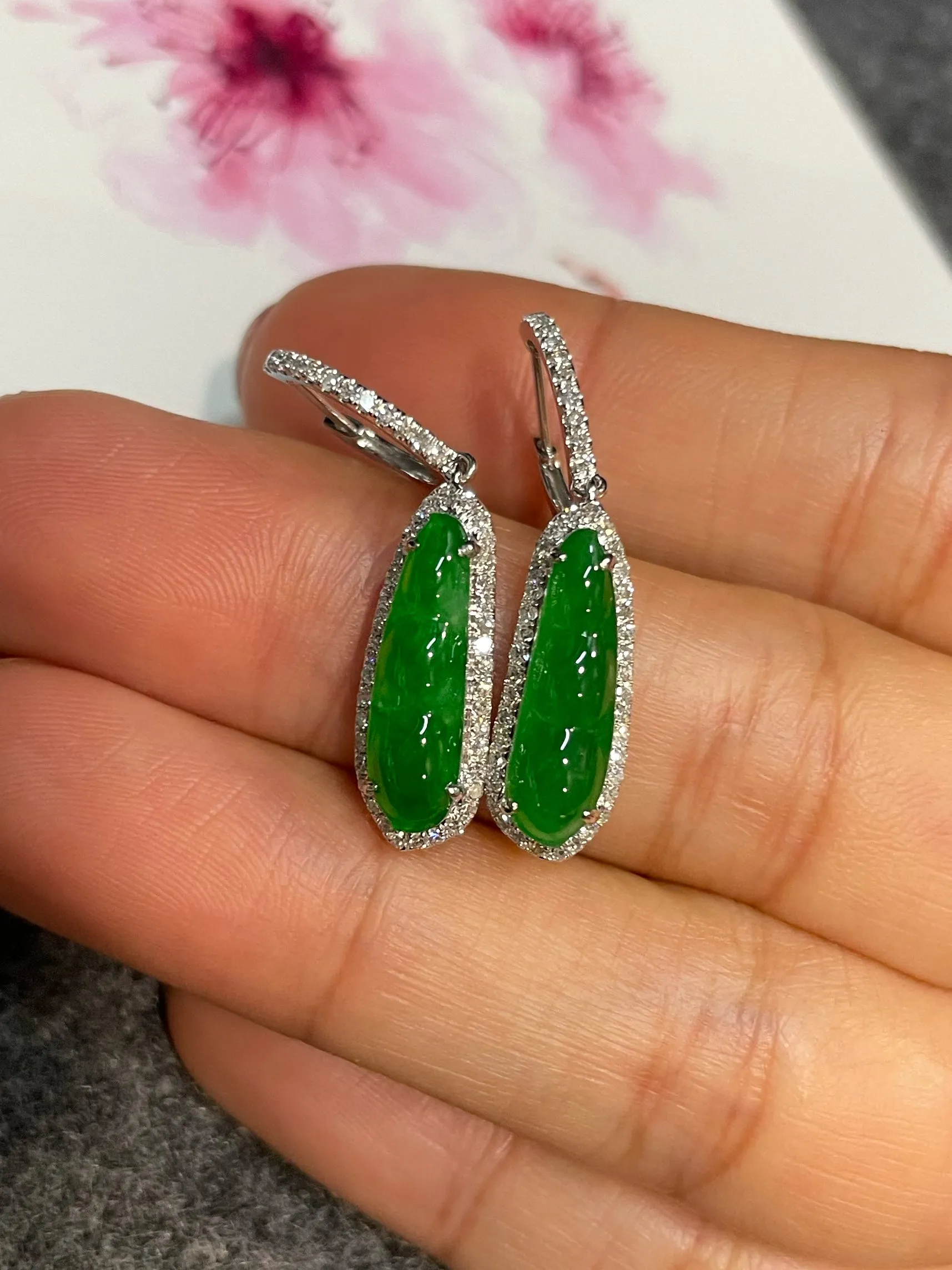 Green Jade Earrings - Peapod Carvings (NJE100)