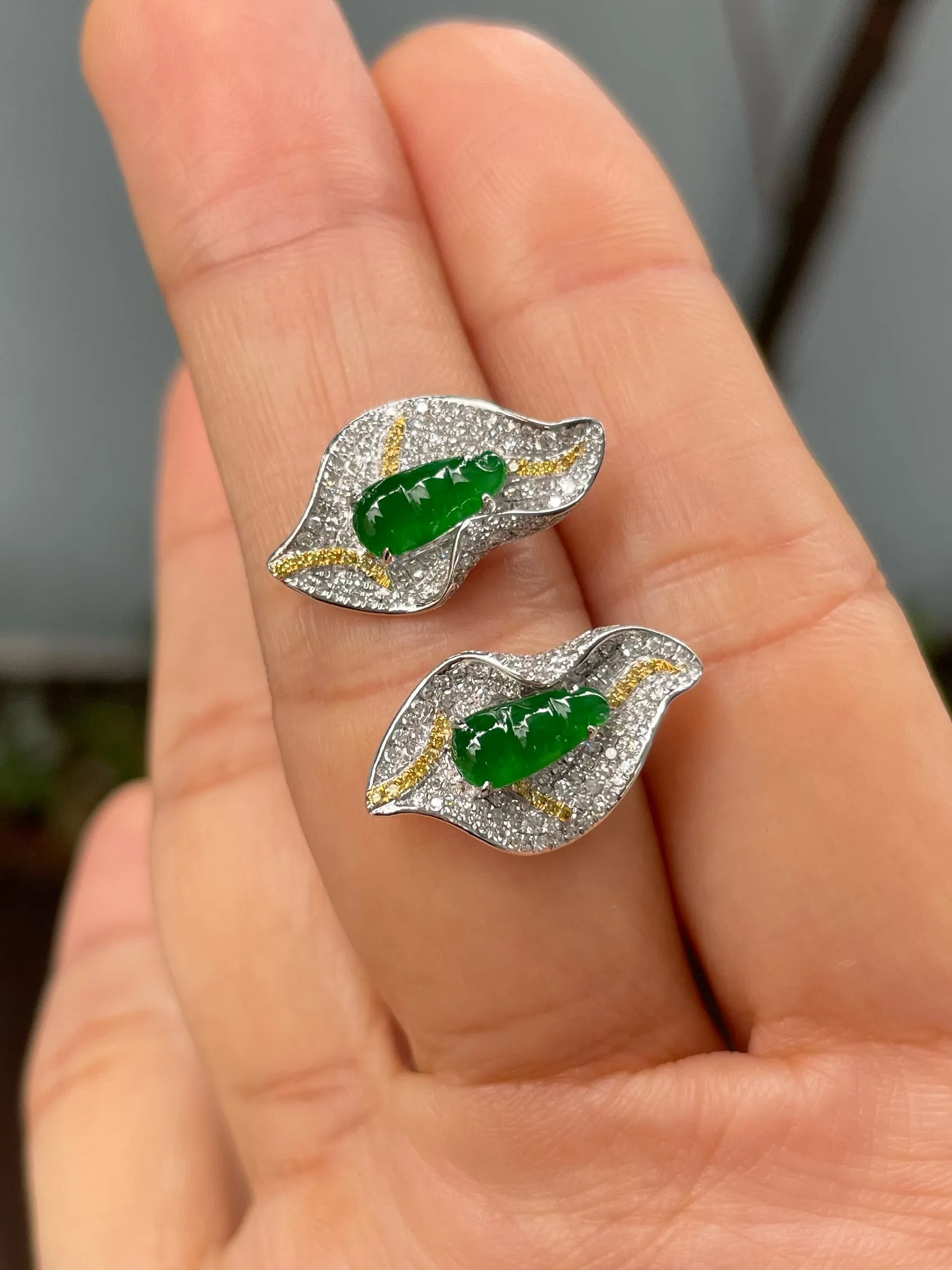 Green Jade Earrings - Peapod Carvings (NJE186)
