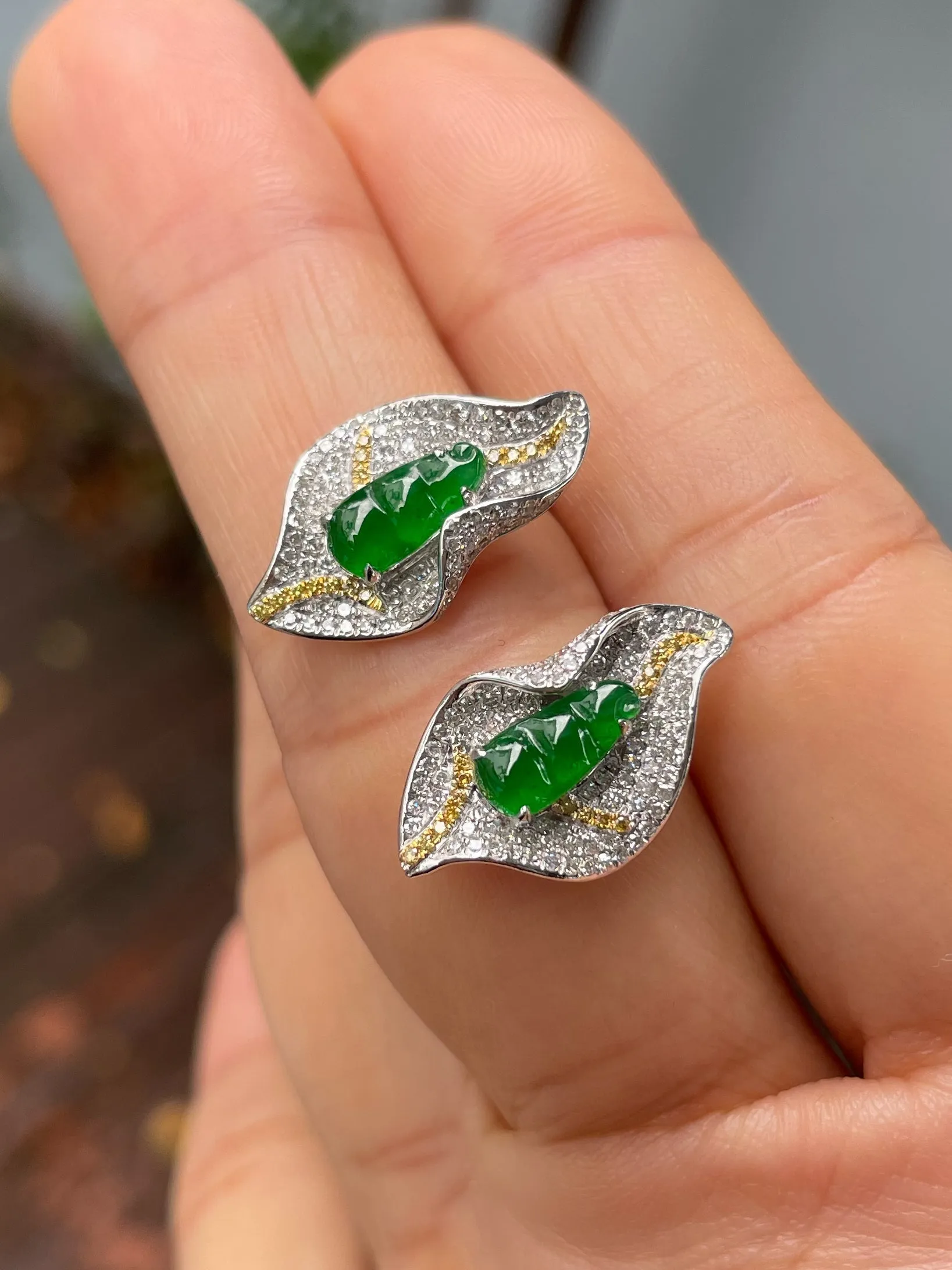 Green Jade Earrings - Peapod Carvings (NJE186)