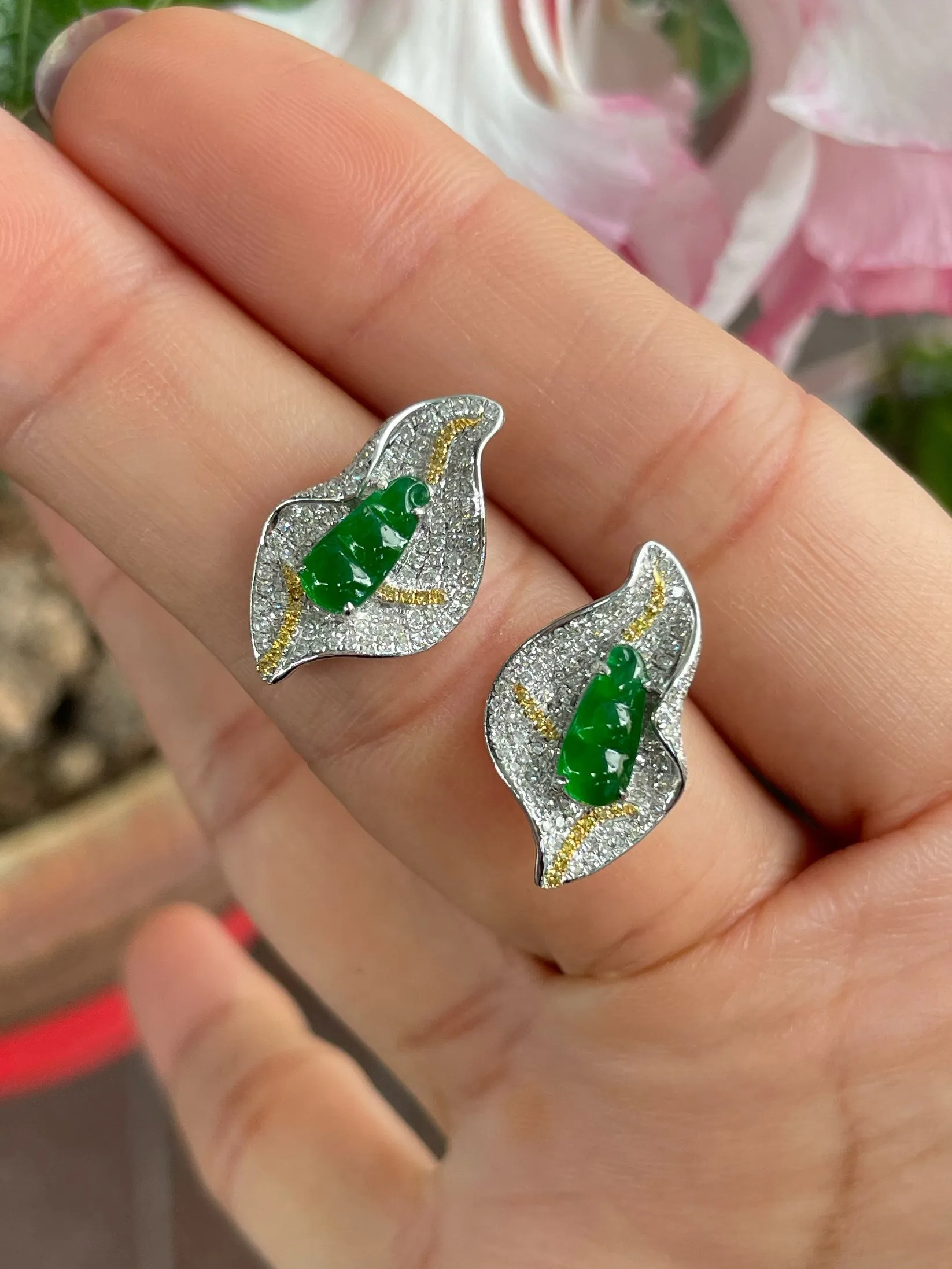 Green Jade Earrings - Peapod Carvings (NJE186)
