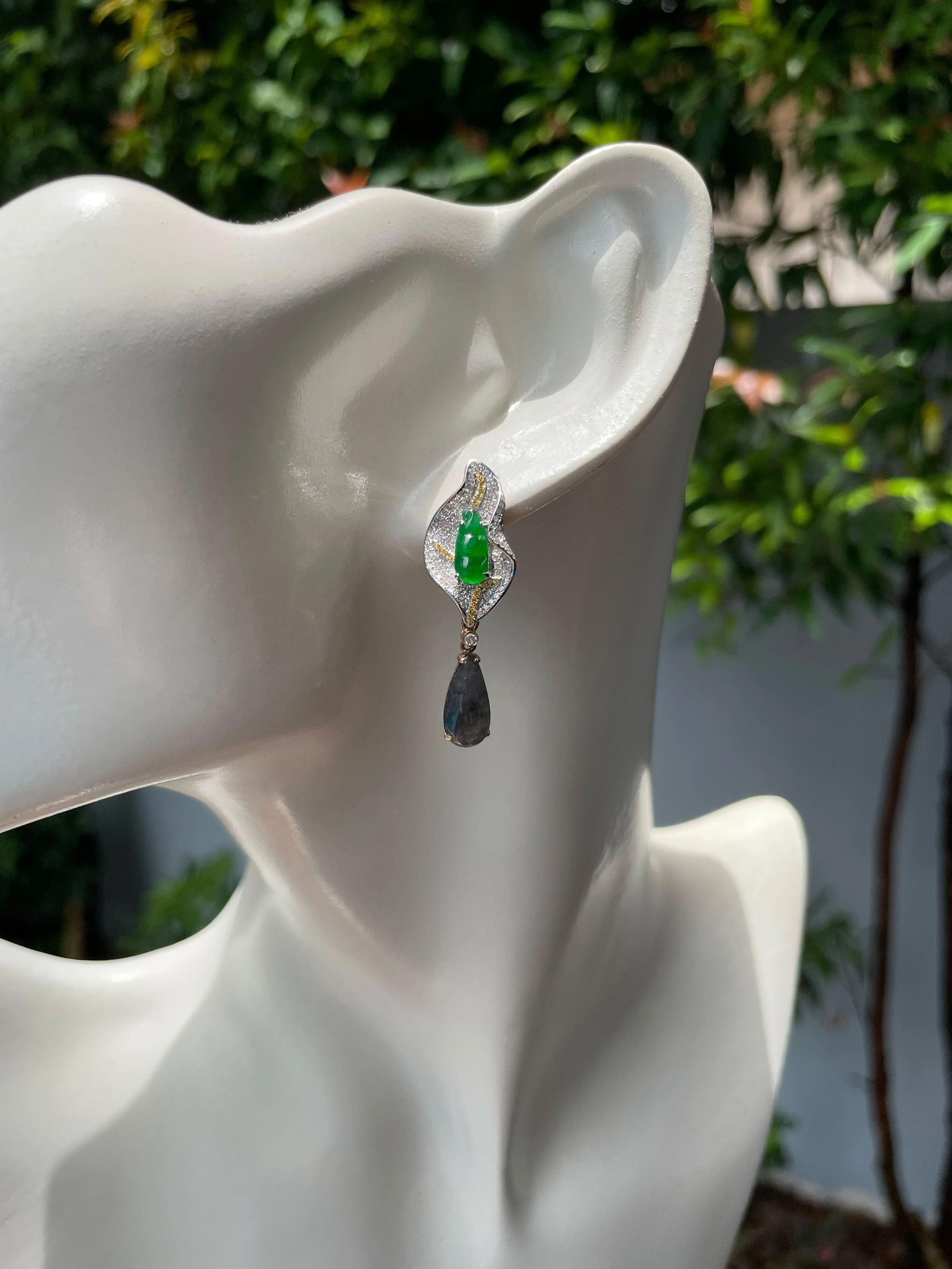 Green Jade Earrings - Peapod Carvings (NJE186)