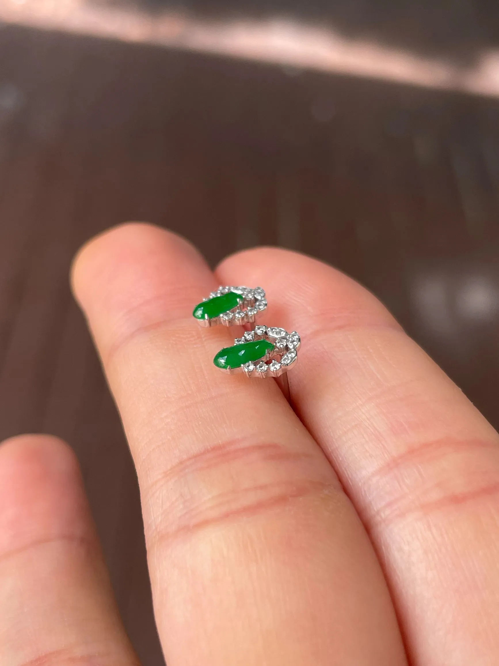 Green Jade Earrings - Peapod Carvings (NJE233)