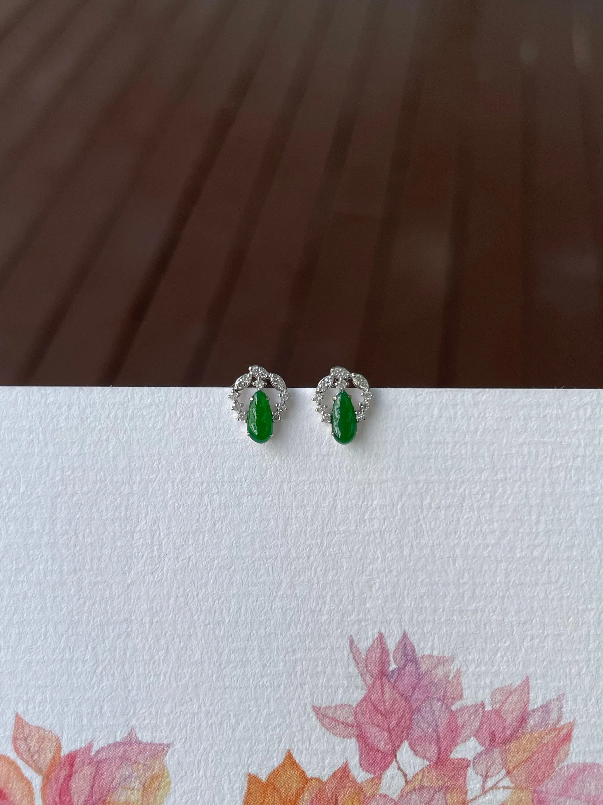 Green Jade Earrings - Peapod Carvings (NJE233)