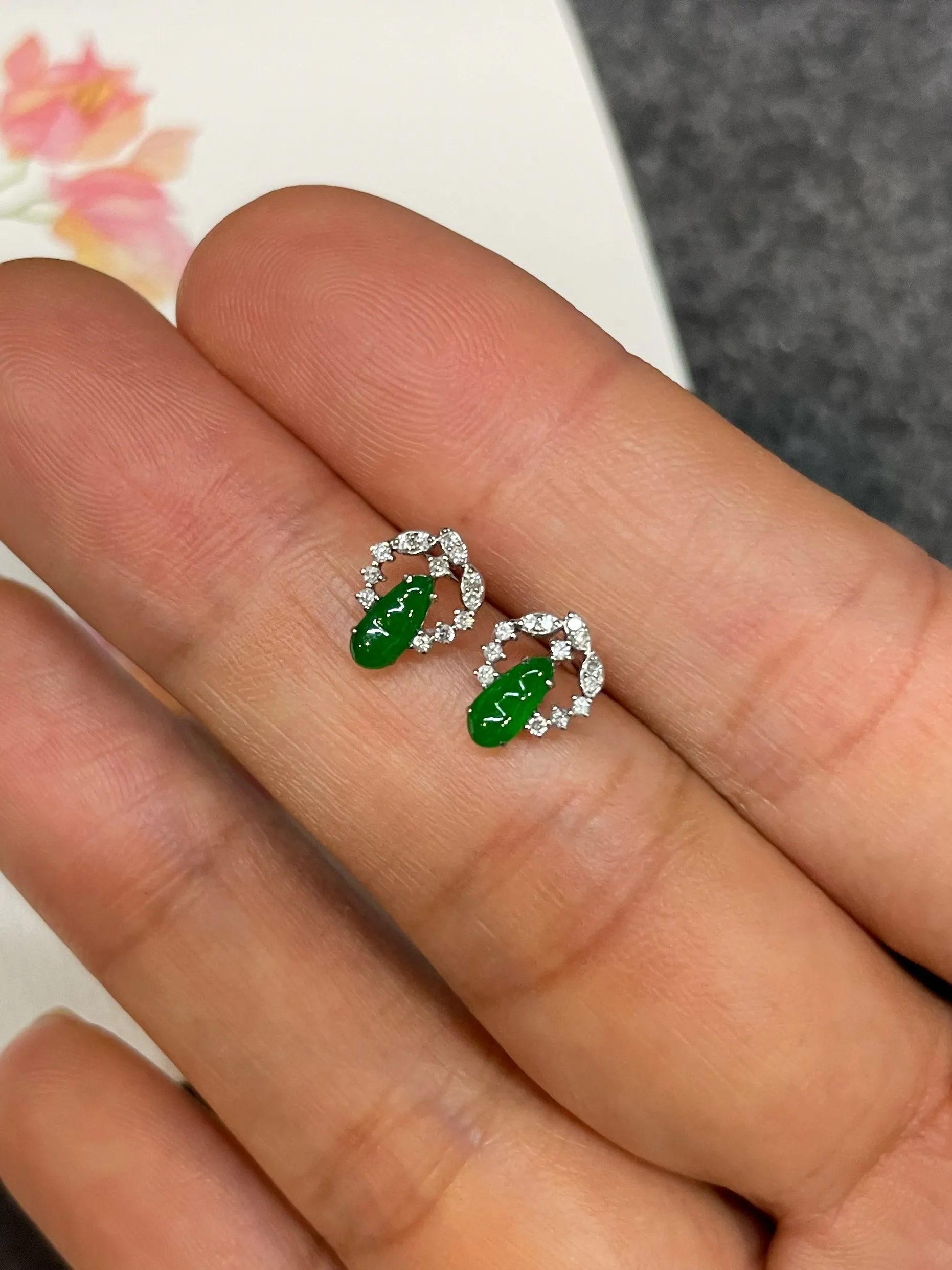 Green Jade Earrings - Peapod Carvings (NJE233)