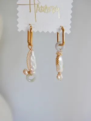 Light Path -Pearl Jade Earrings
