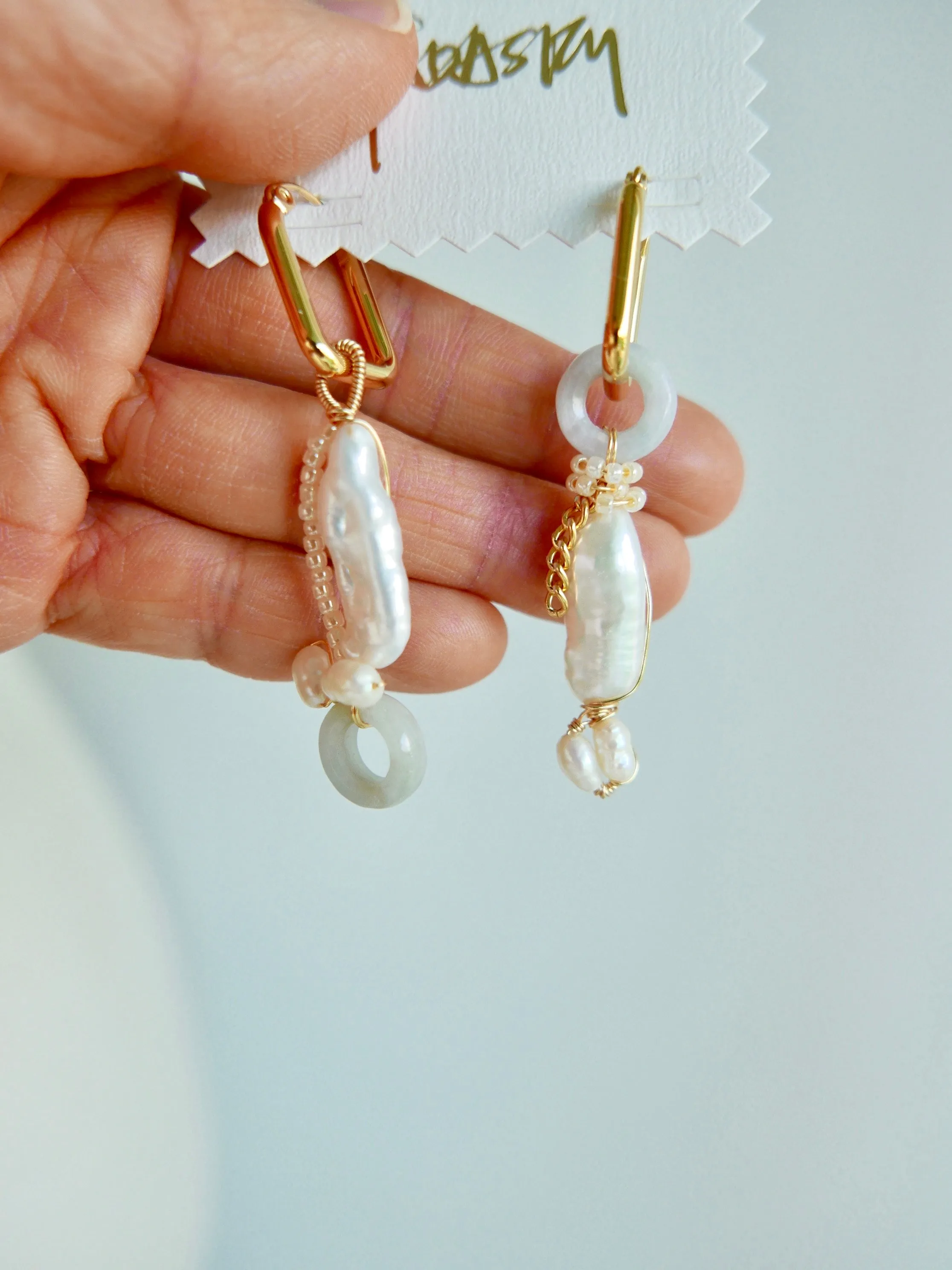 Light Path -Pearl Jade Earrings