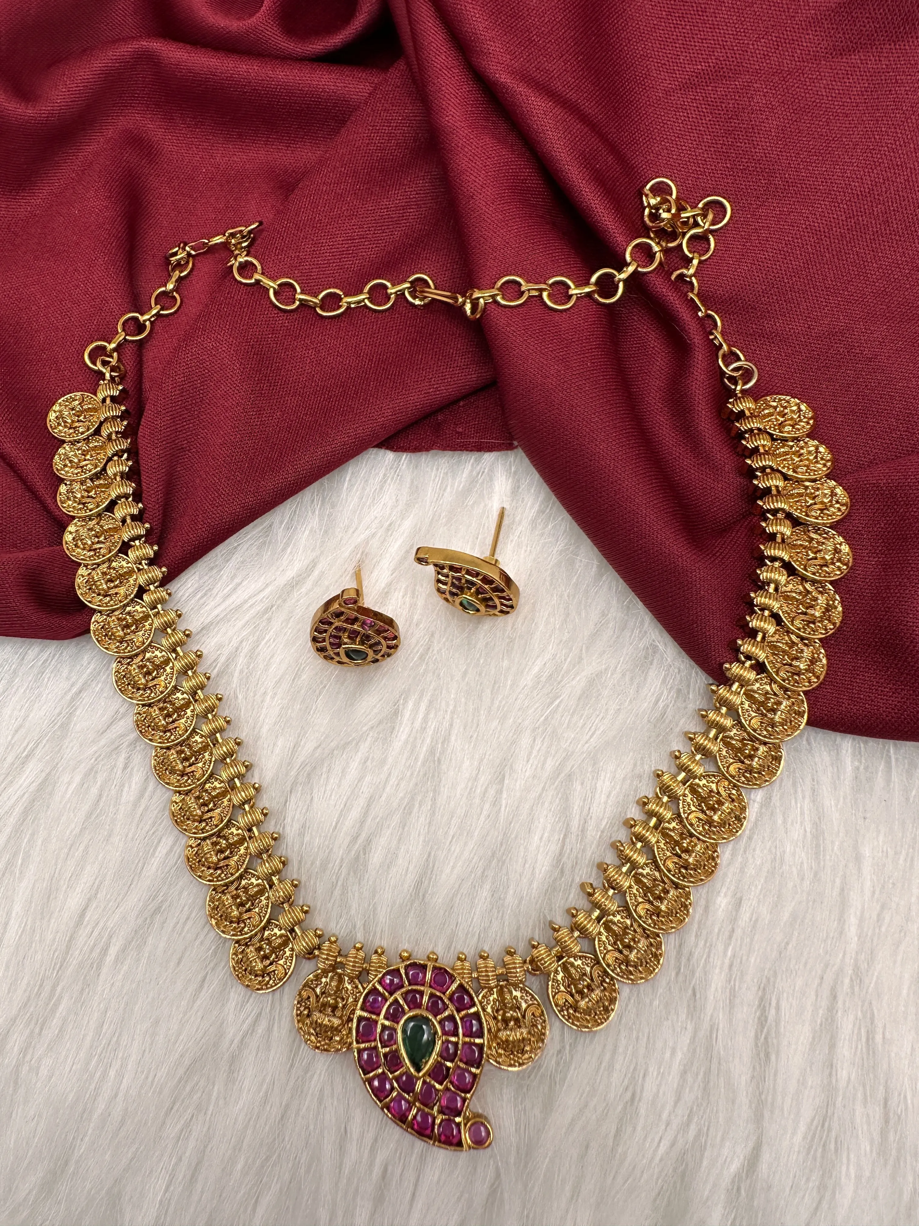 Matte Kempu Goddess Lakshmi Dainty Necklace