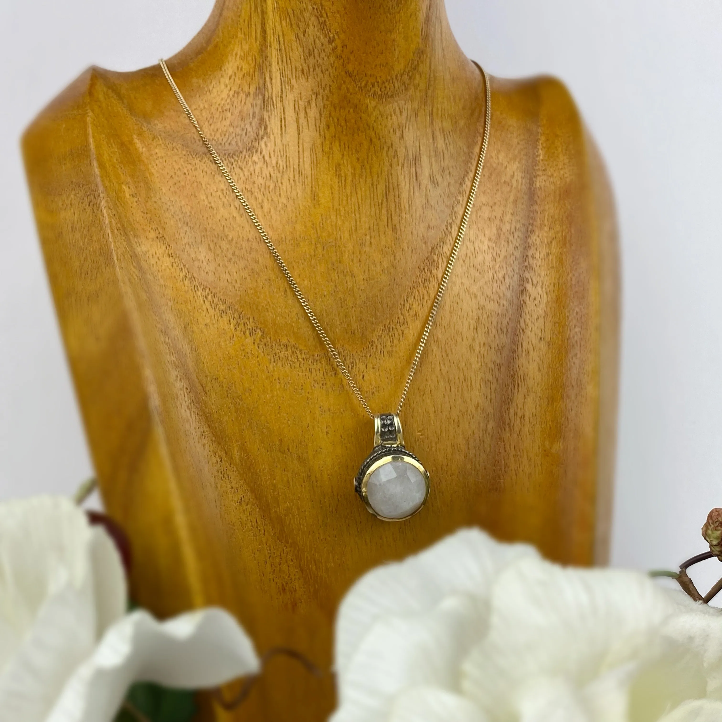 Moonwalk Pendant - VP340