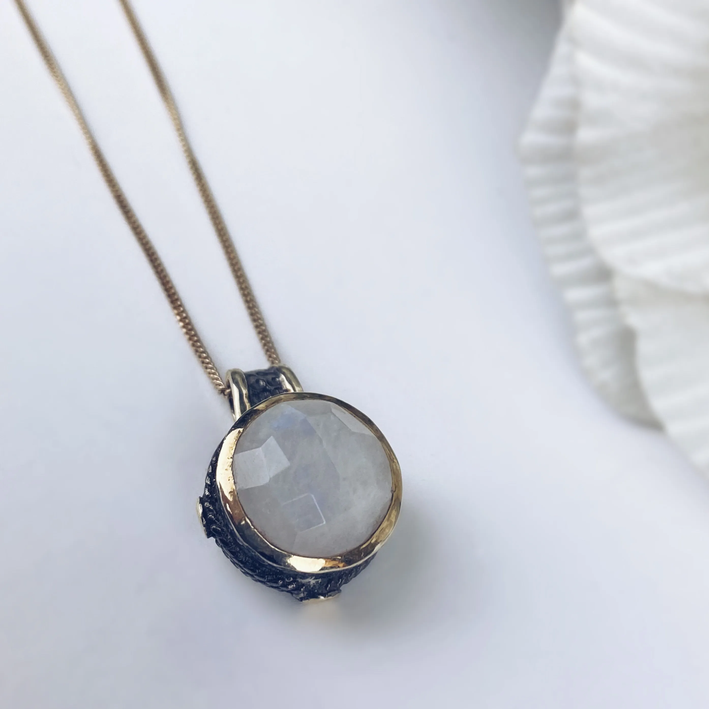 Moonwalk Pendant - VP340