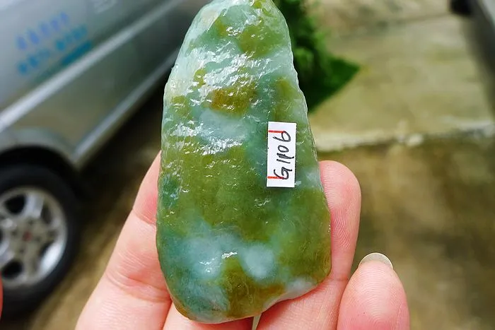 Natural Jade Rough Jadeite Raw (34g,6.5X3.3X0.85cm)