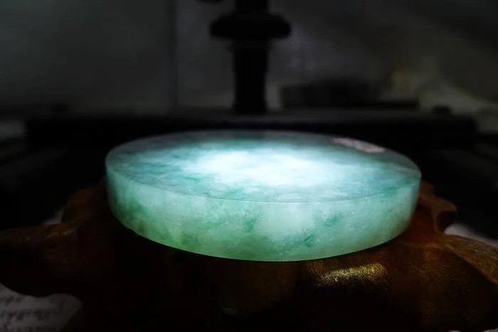 Natural Jade Rough Jadeite Raw (60g,5.5X0.7cm)