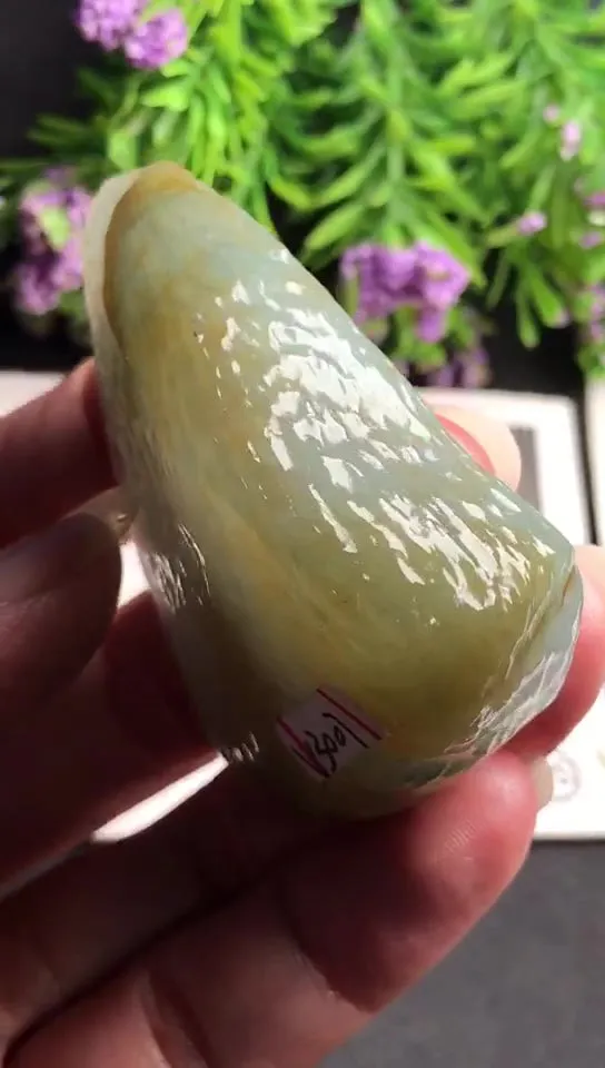 Natural Jade Rough Jadeite Raw (62g,5.6x4.5x2.0cm)-V3007
