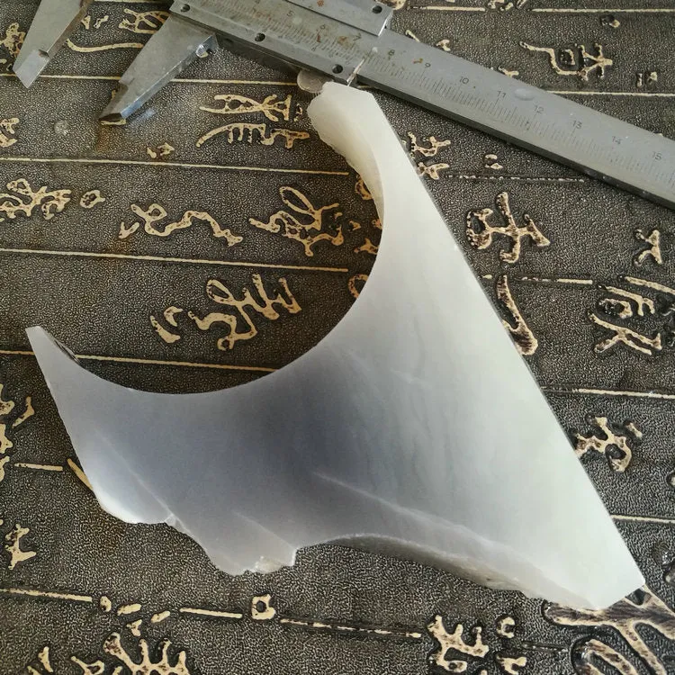 Natural Kunlun Jade Rough Nephrite Raw (257g, 8.5X3.5X1.9cm)