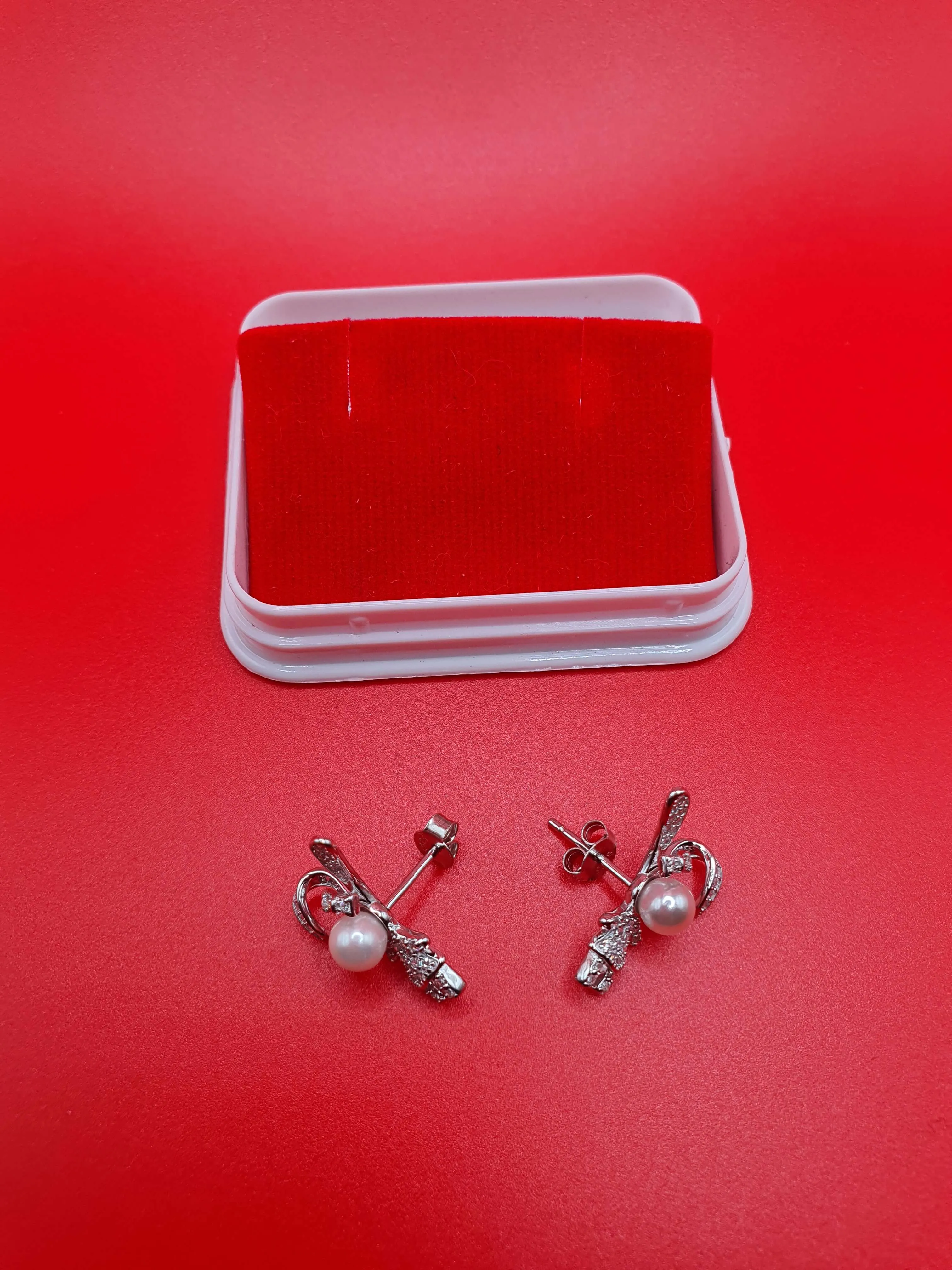Pearl Rabbit Lady earrings