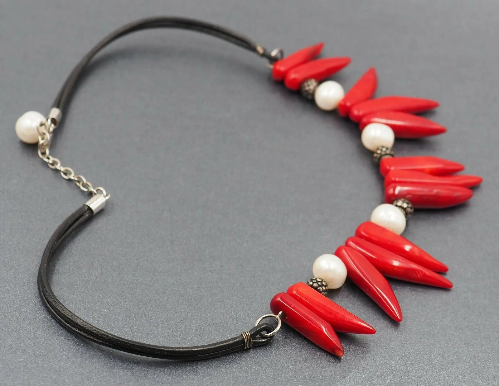 Red Stone Spikes & Pearl Choker Necklace Fashion
