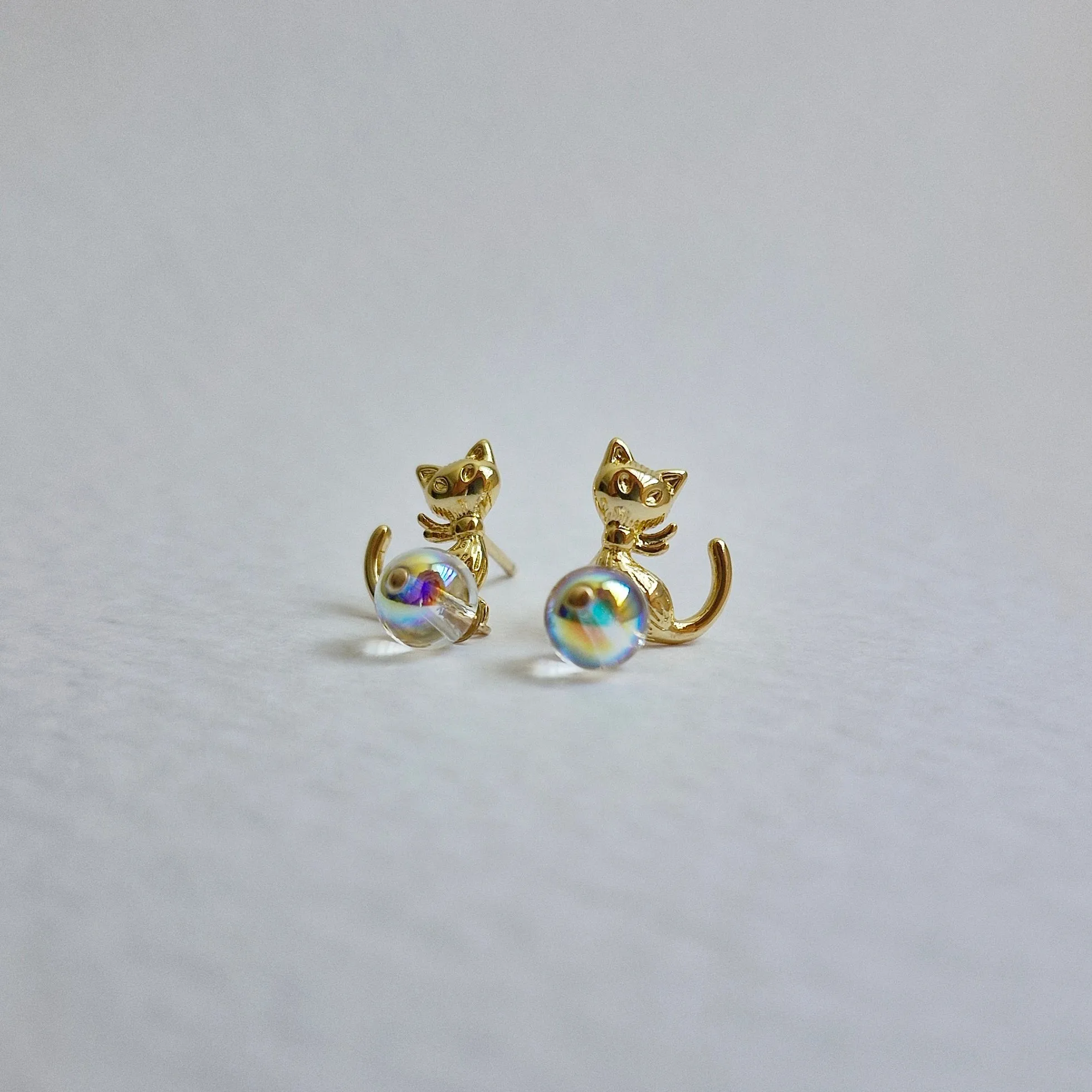 Sitting Cat Earrings | Austrian Crystal
