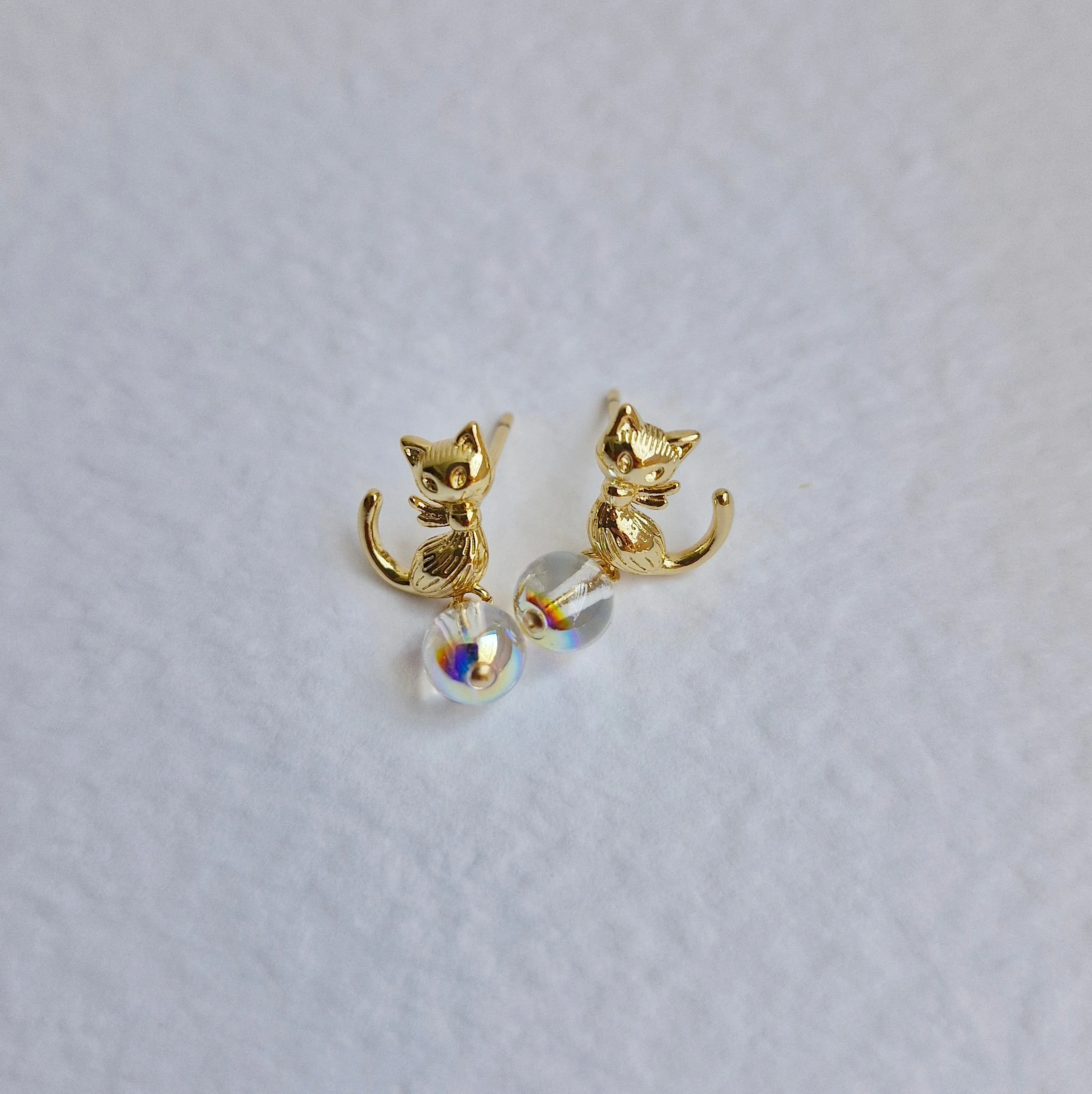 Sitting Cat Earrings | Austrian Crystal