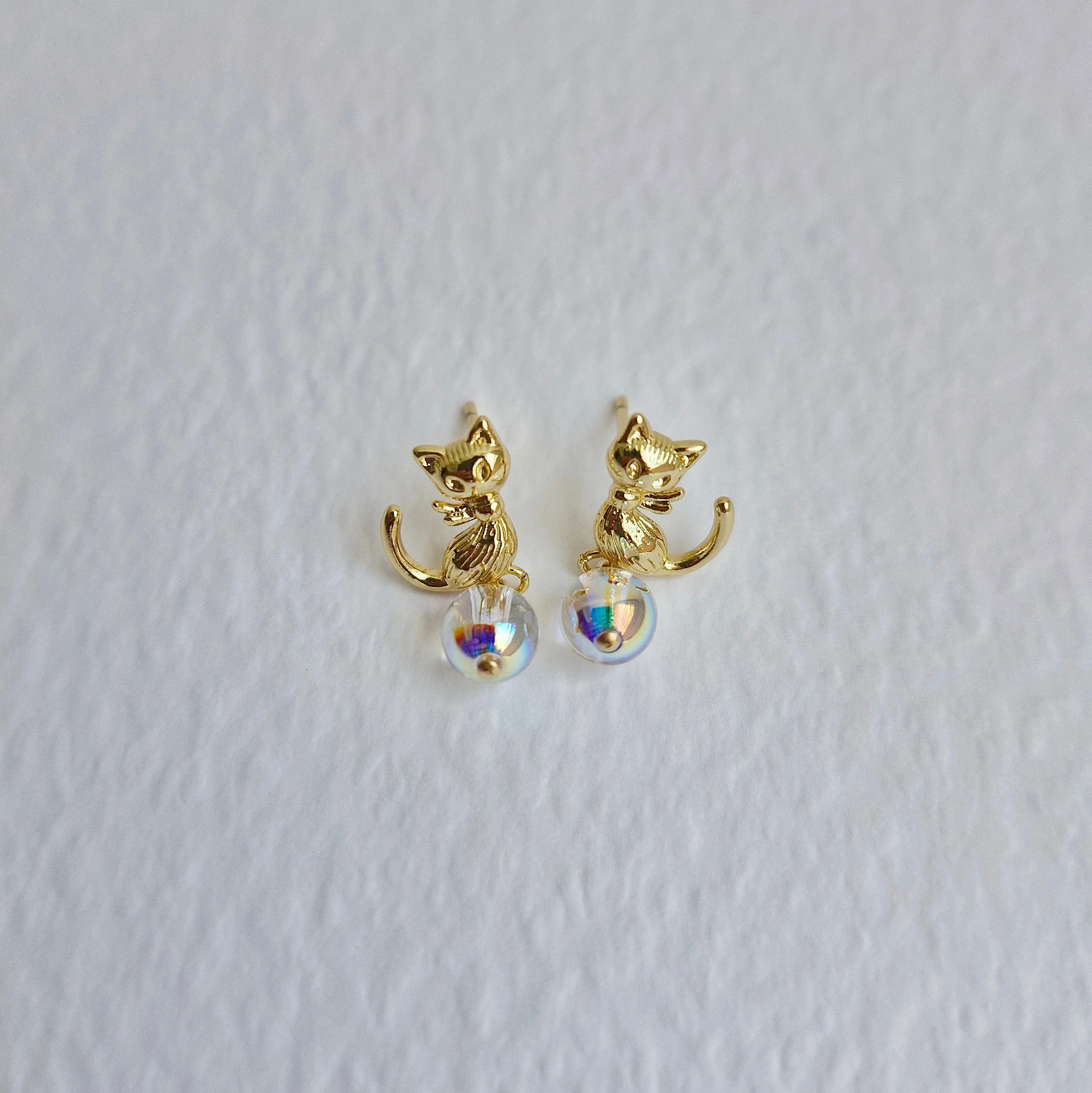 Sitting Cat Earrings | Austrian Crystal